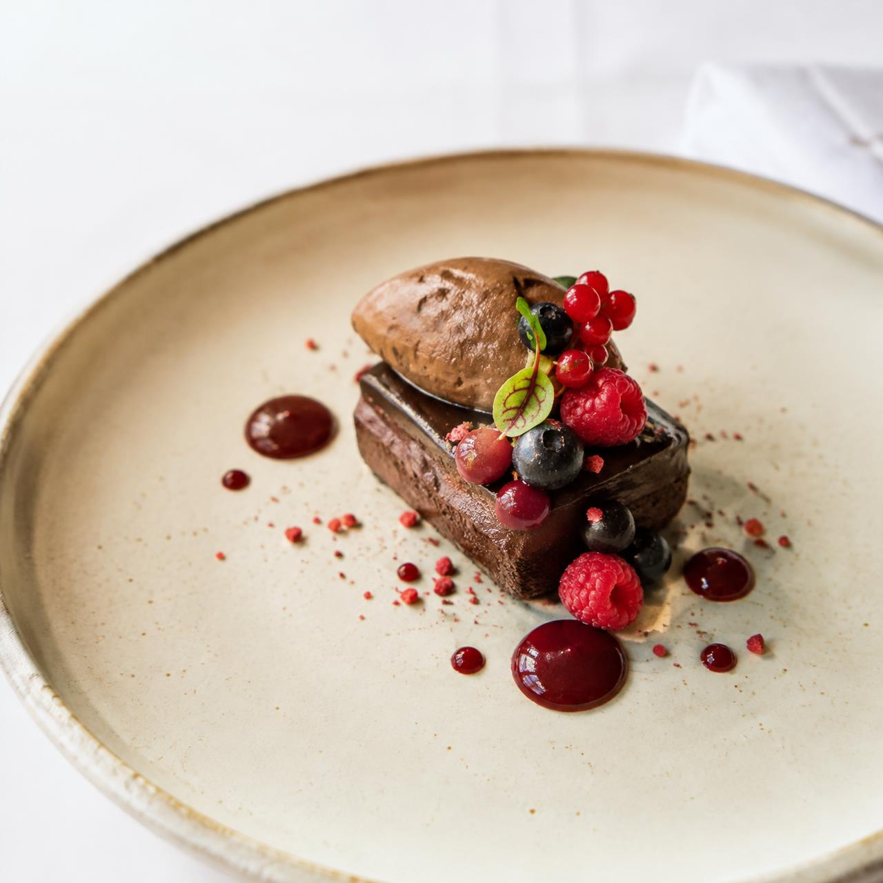 Dessert chocolat et fruits rouges